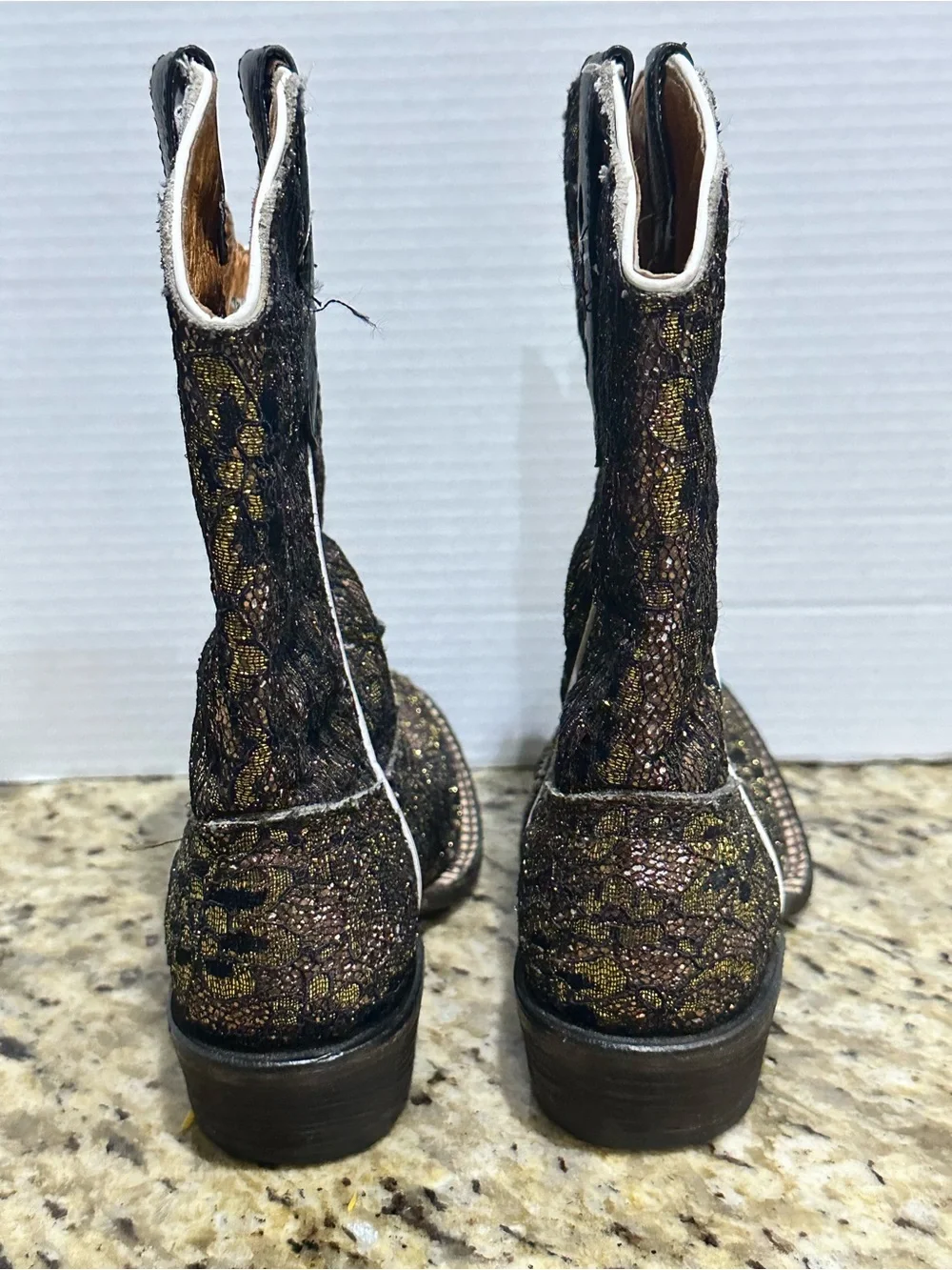 Girls Metallic Gold & Black Floral Western Boots Tanner mark size 4 mex size 21